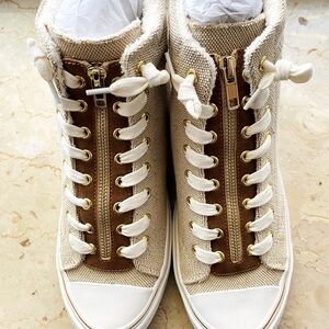 NIB STUNNING! Yellow Box High-Top Zipper Closure Canvas Fashion Sneakers